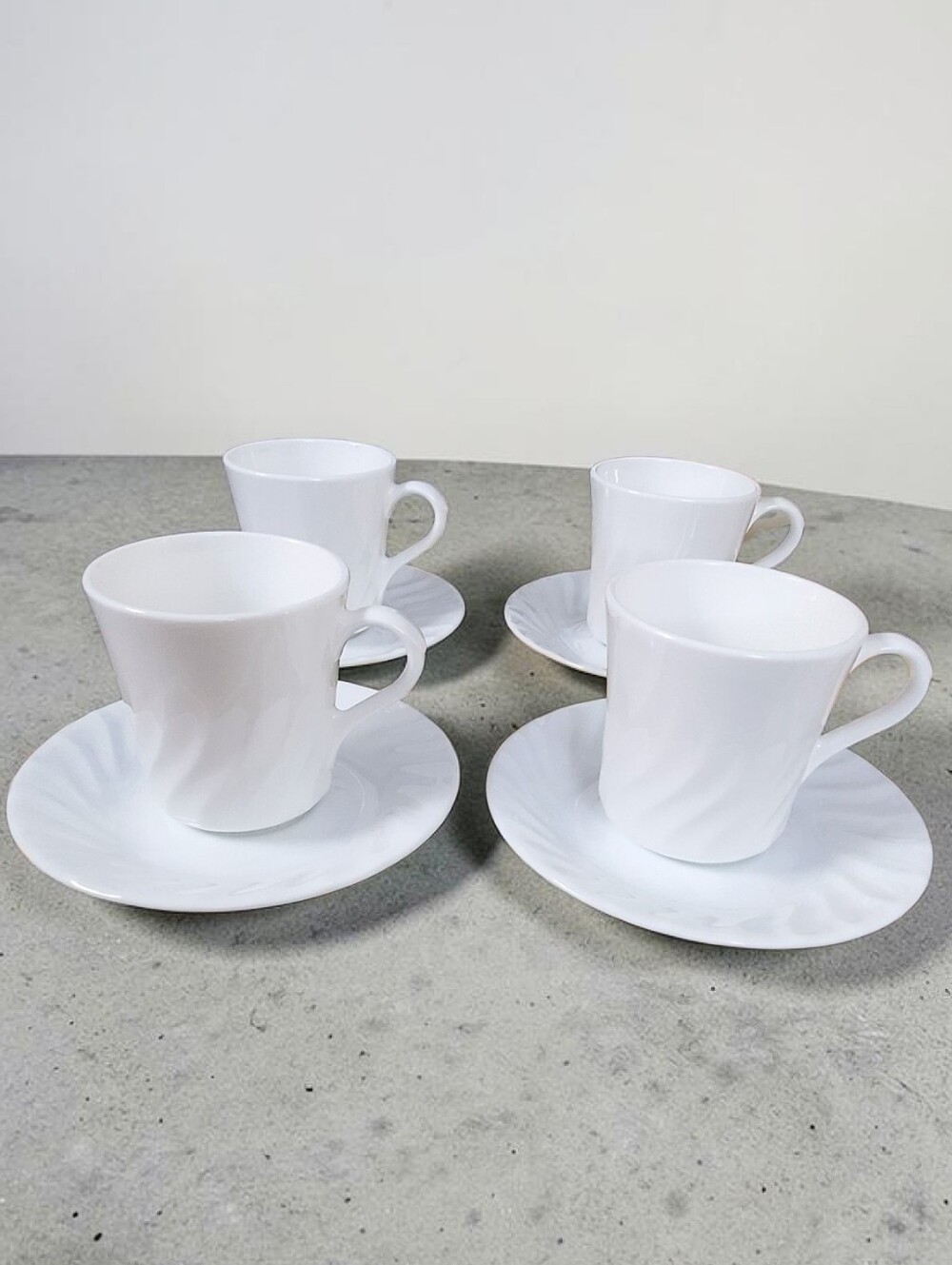 New Corelle By Corning Swirled Design Set of 4 White Cups with Saucers.